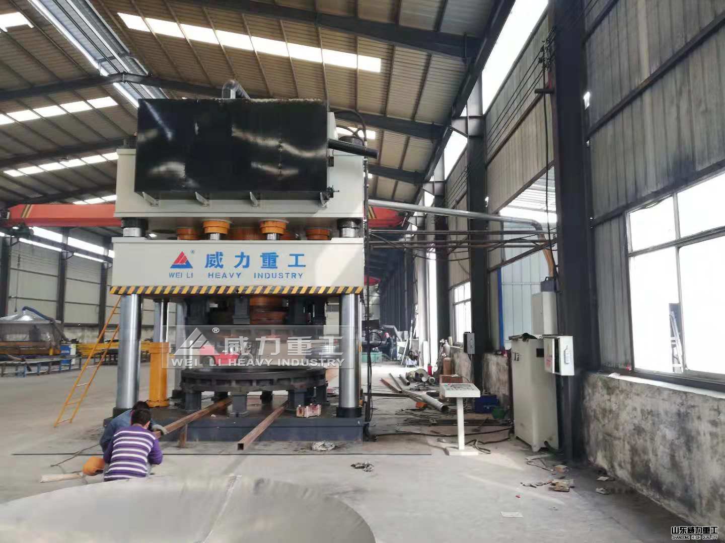 3000噸油壓機安裝調(diào)試現(xiàn)場