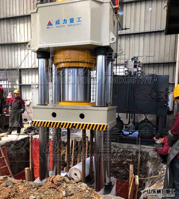 1200噸三梁四柱油壓機(jī)